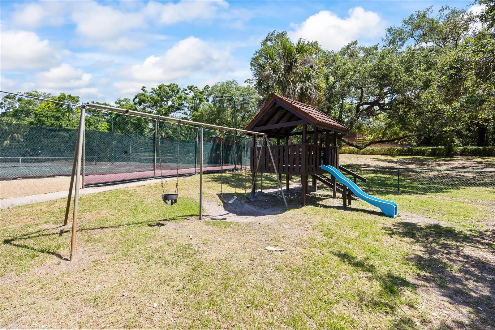 2626 2nd Ct Property Photo 35