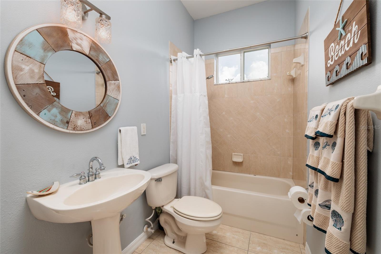 1436 Altamont Ln Property Photo 39