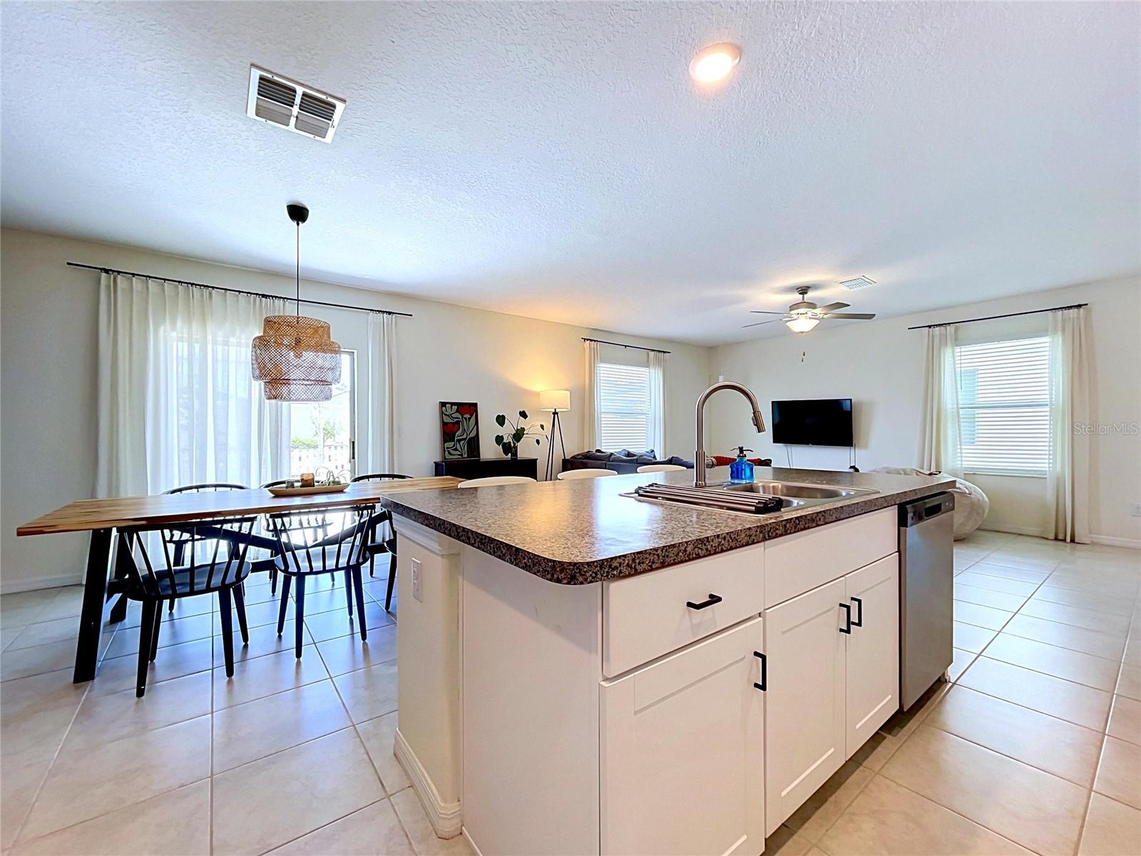 6131 Spring Crayfish Ave Property Photo 9
