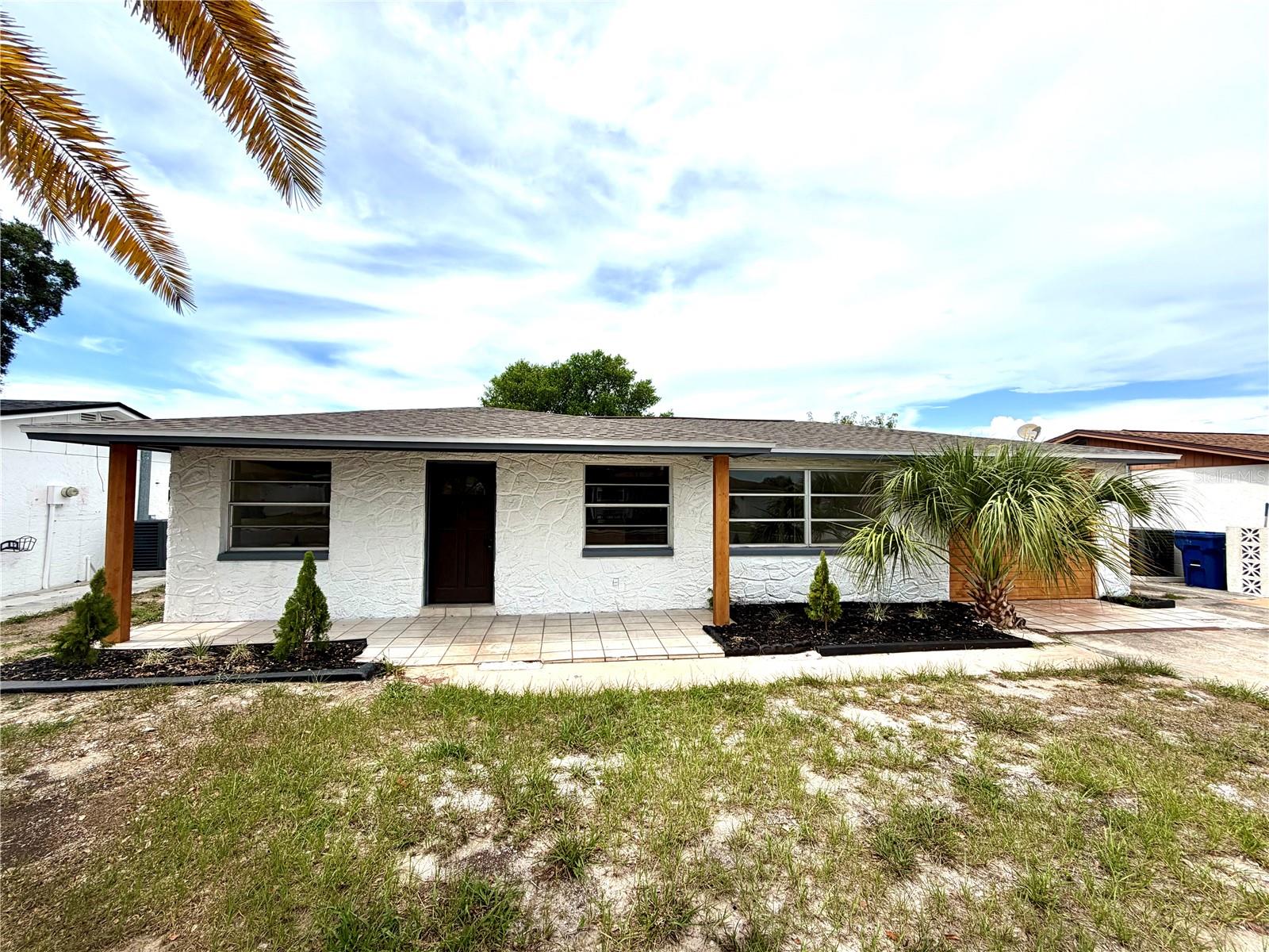 TB8526522 Property Photo 1