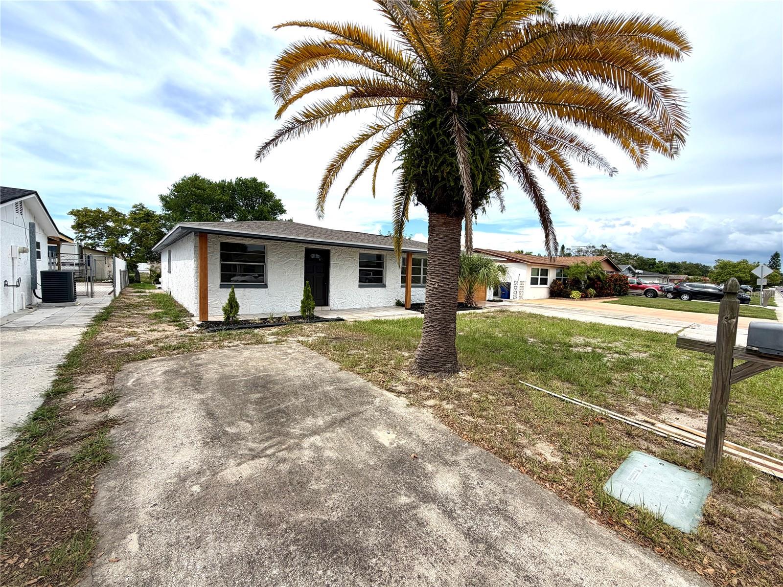 TB8526522 Property Photo 2