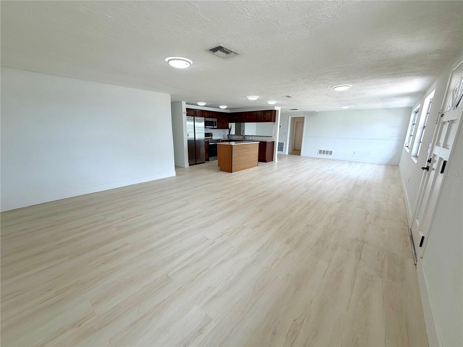TB8526522 Property Photo 6