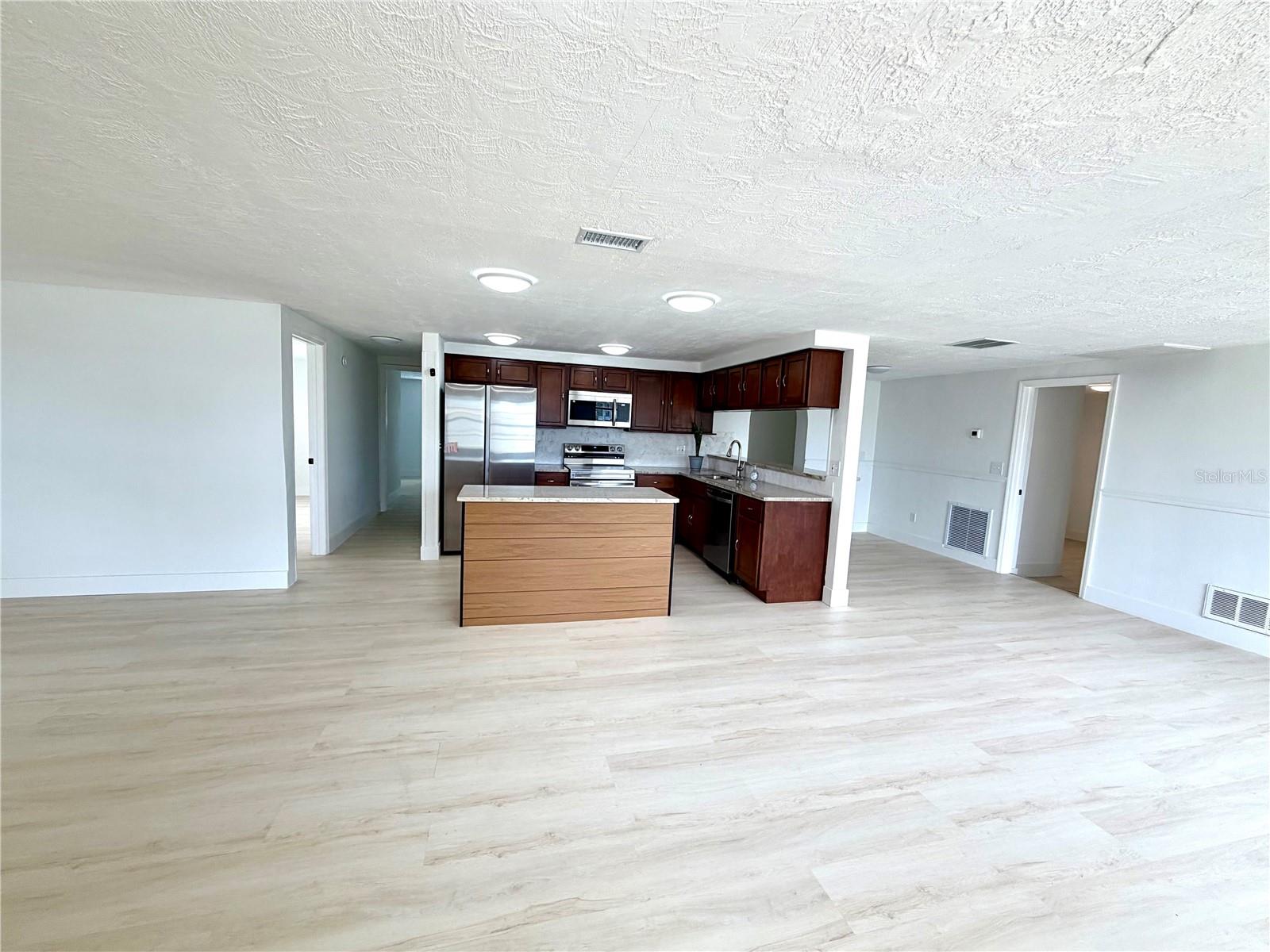 TB8526522 Property Photo 7