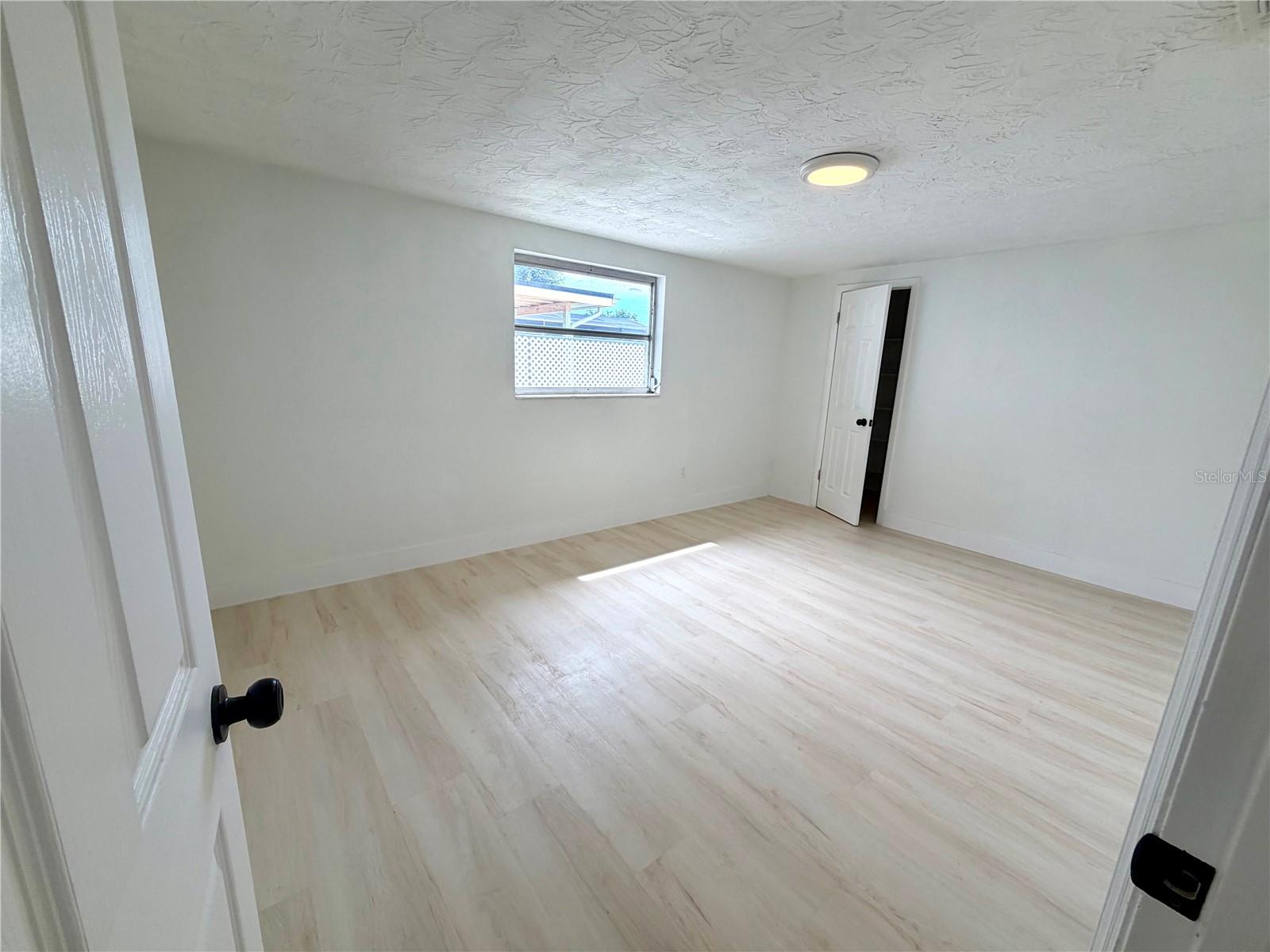 TB8526522 Property Photo 10