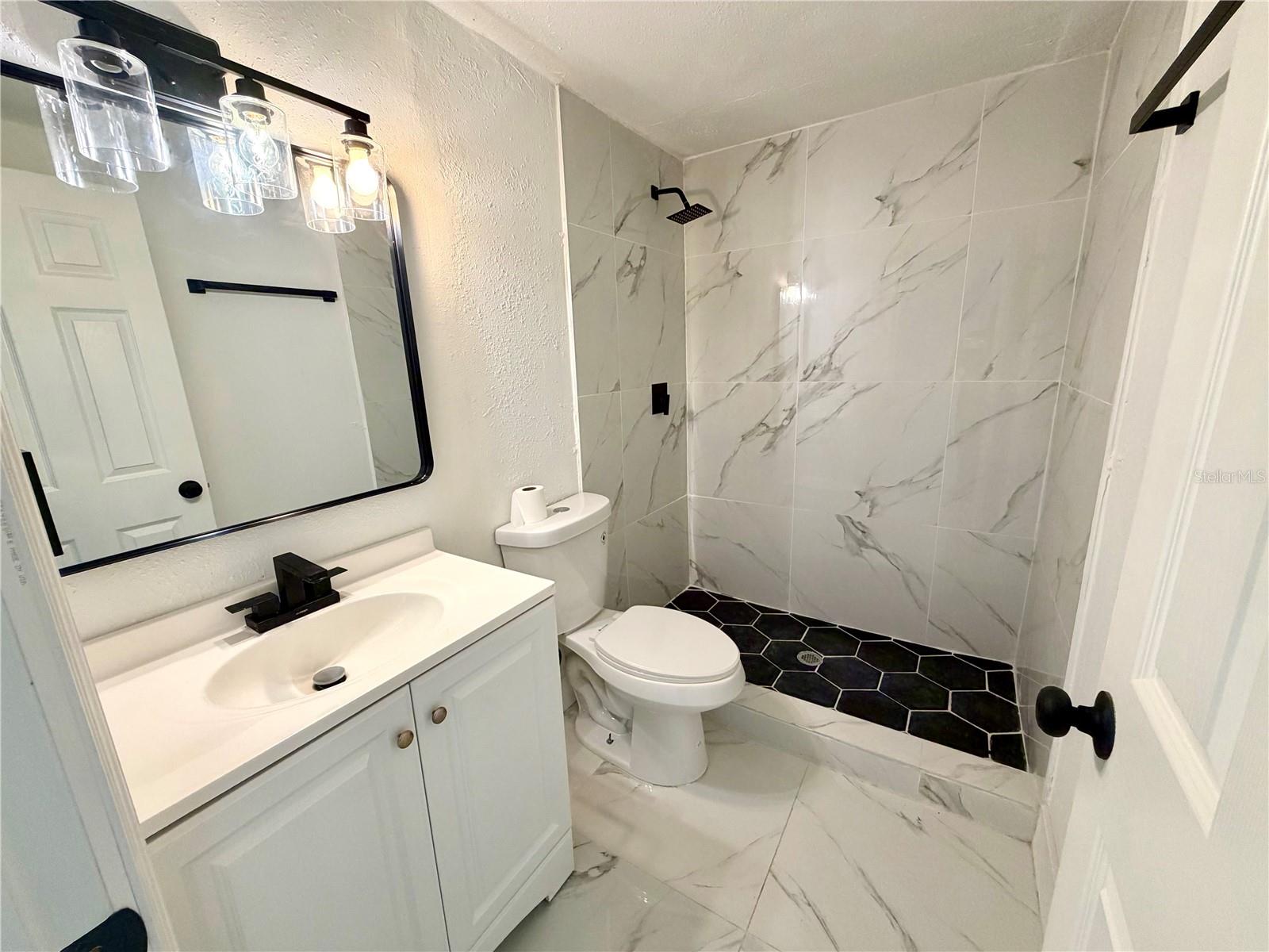 TB8526522 Property Photo 12