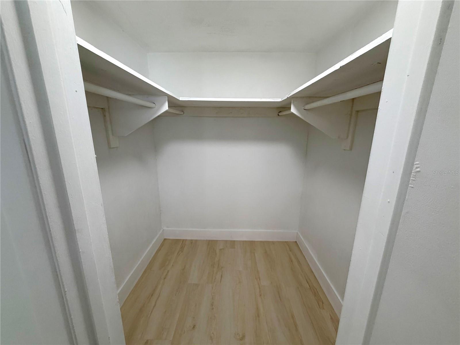 TB8526522 Property Photo 14