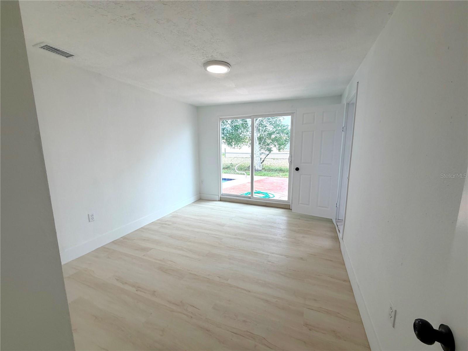 TB8526522 Property Photo 19