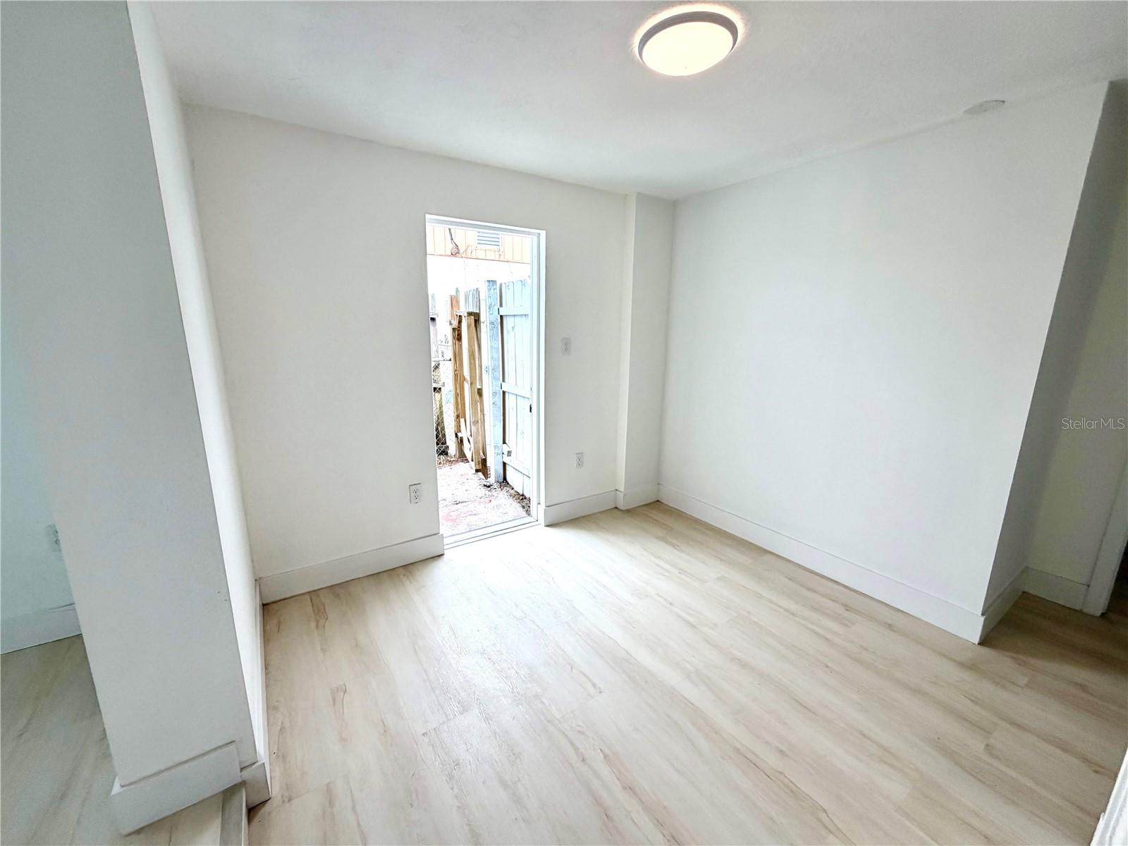 TB8526522 Property Photo 27