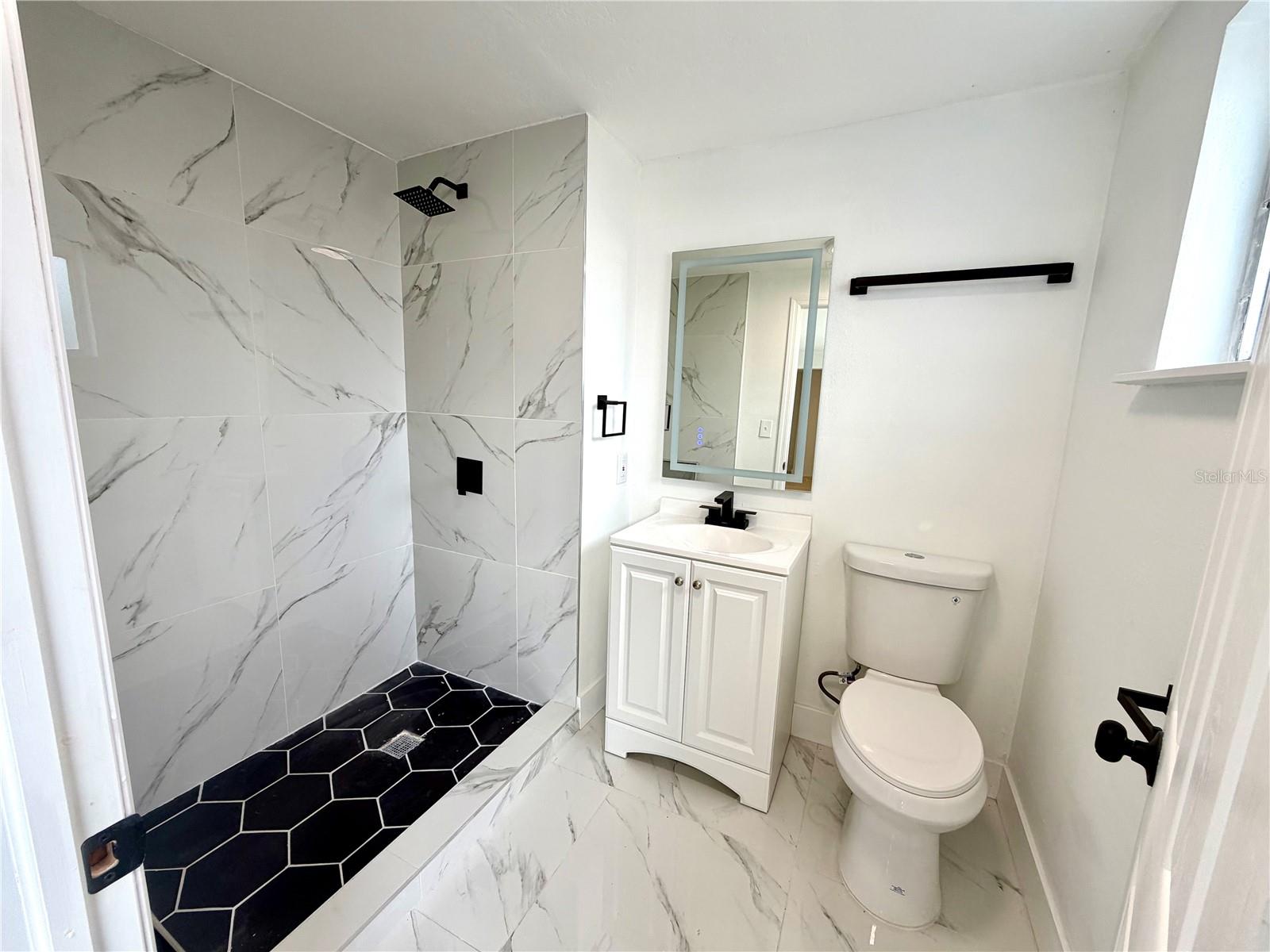 TB8526522 Property Photo 28