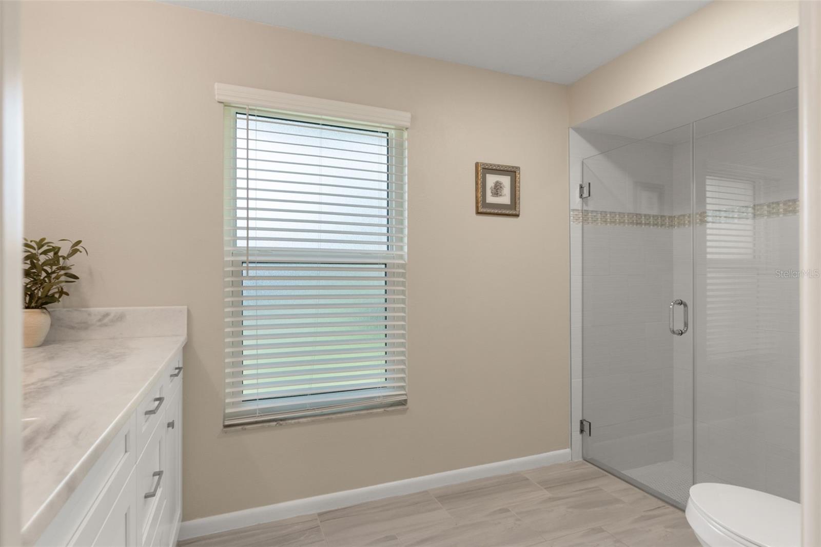 13916 Middle Park Dr Property Photo 16