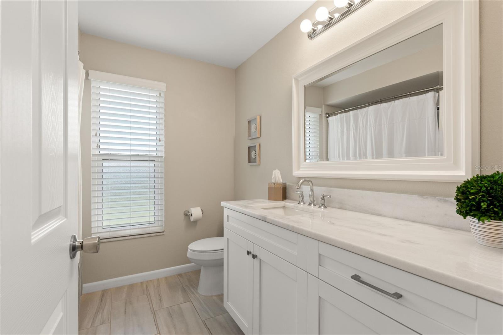 13916 Middle Park Dr Property Photo 23