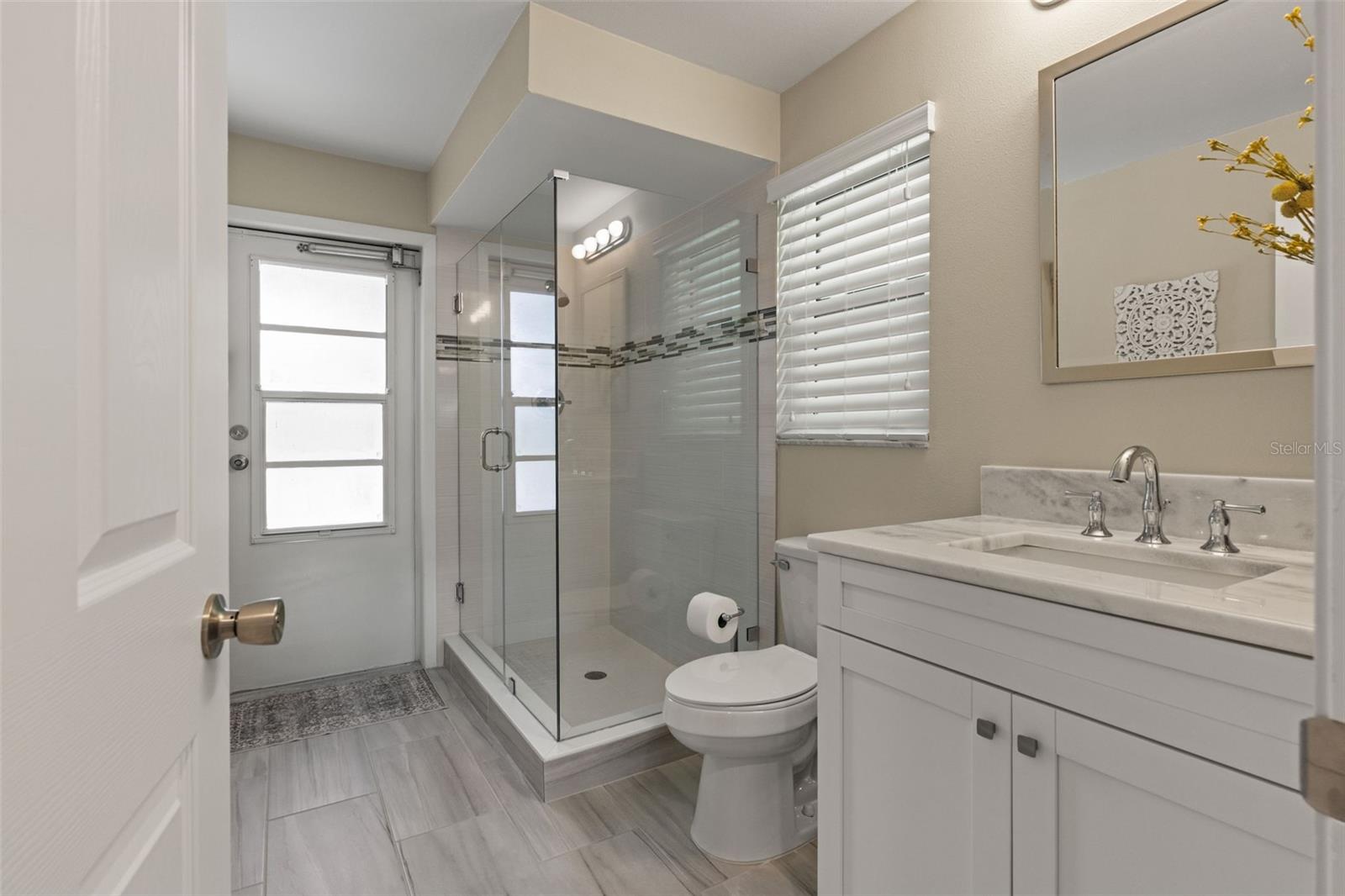 13916 Middle Park Dr Property Photo 26