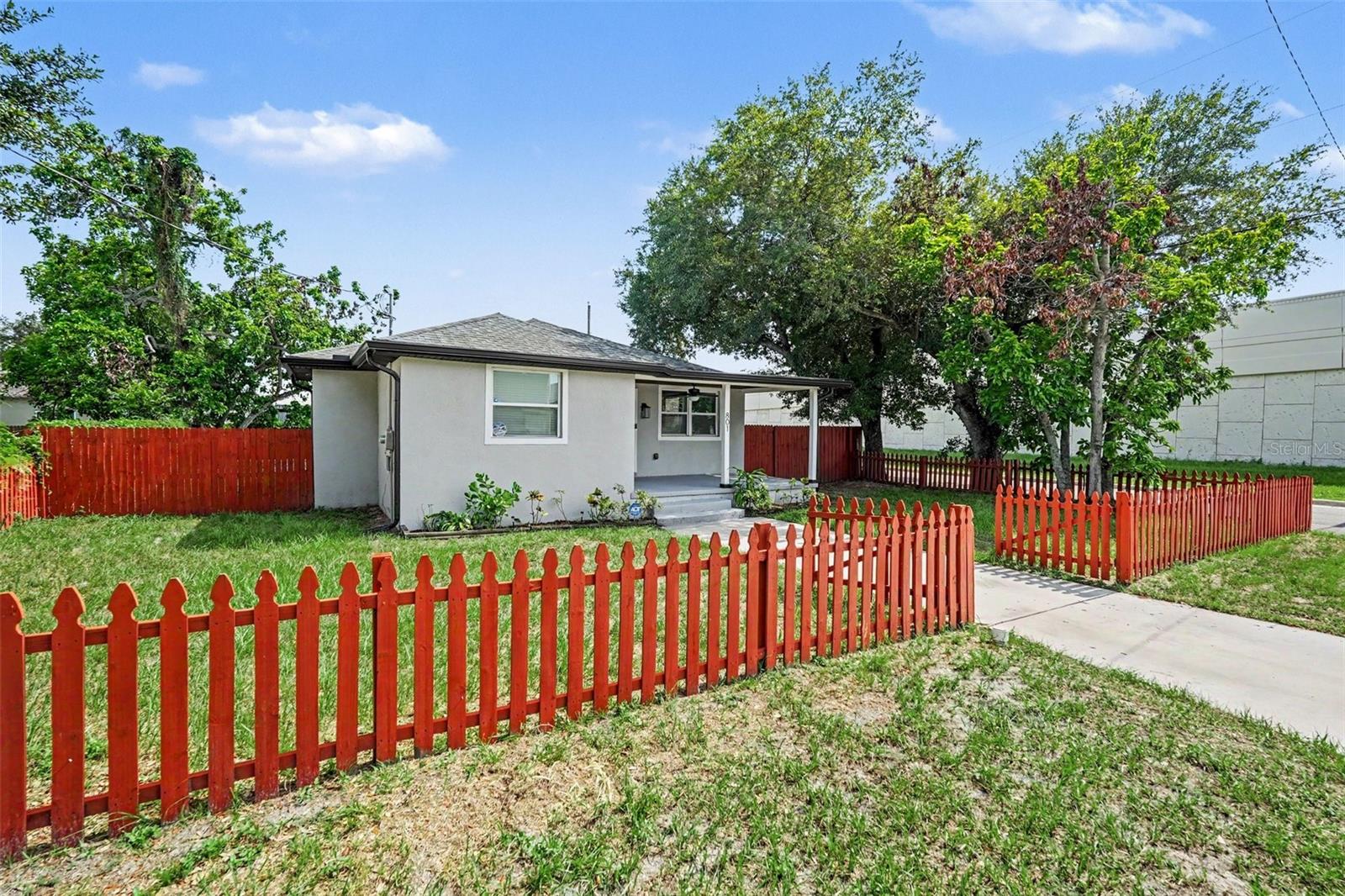 801 E Baker St Property Photo 4