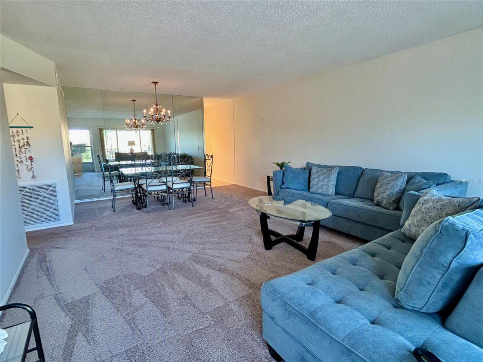 2070 World Parkway Blvd #36 Property Photo 4