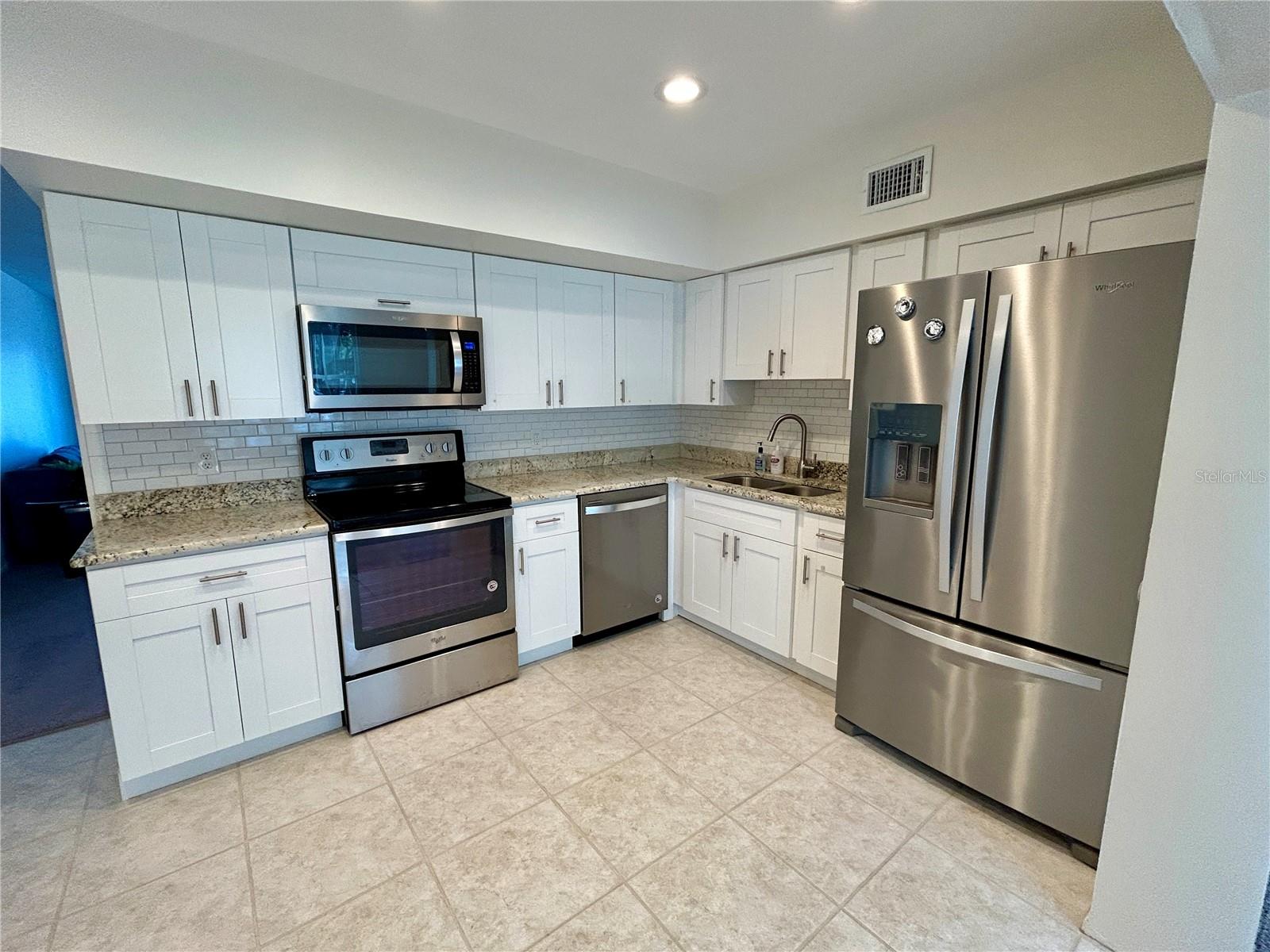 2070 World Parkway Blvd #36 Property Photo 9