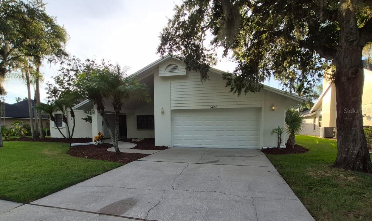 5461 OAKRIDGE DR