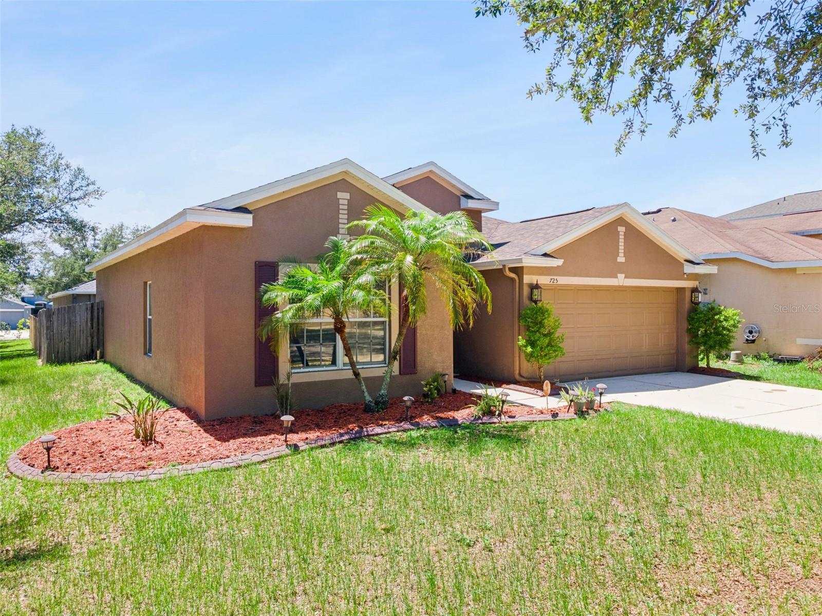 725 Star Pointe Dr Property Photo 2