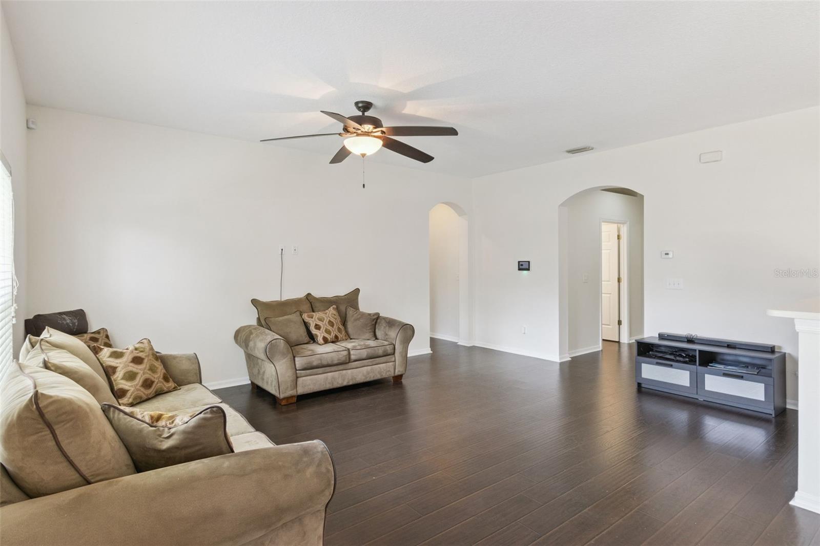 725 Star Pointe Dr Property Photo 4