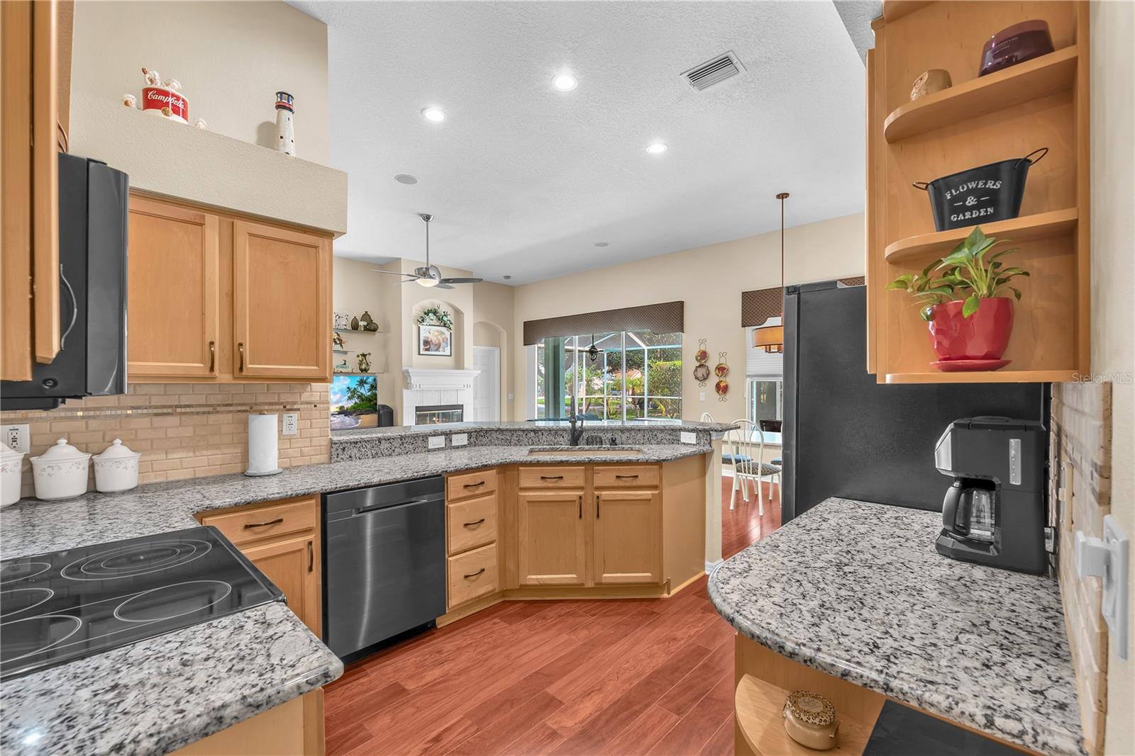 2219 Longmore Cir Property Photo 7