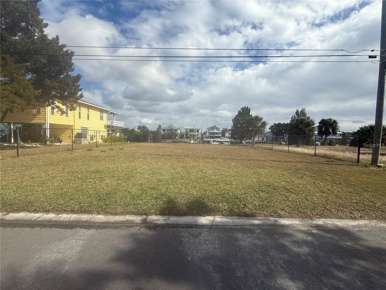 3220 Azalea Dr Property Photo 1