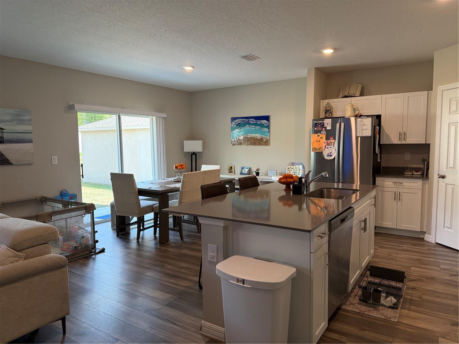 TB8526613 Property Photo 4
