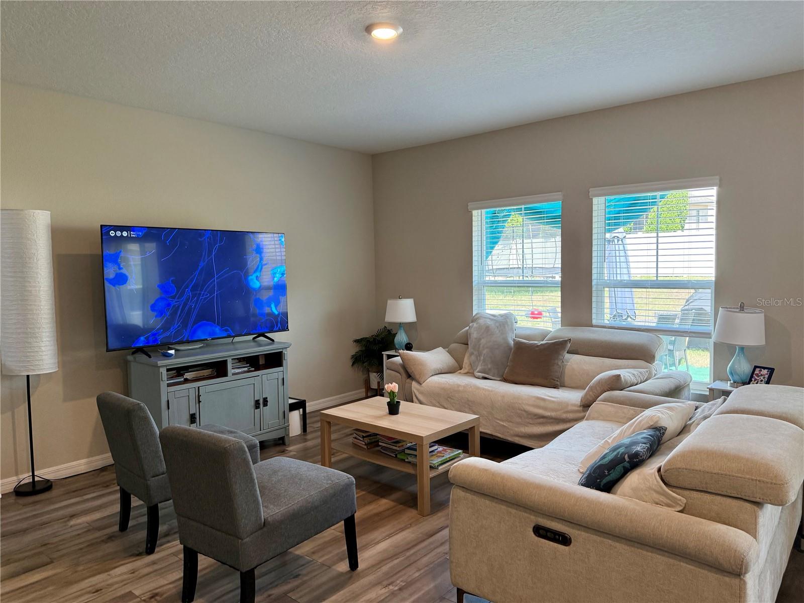 TB8526613 Property Photo 6