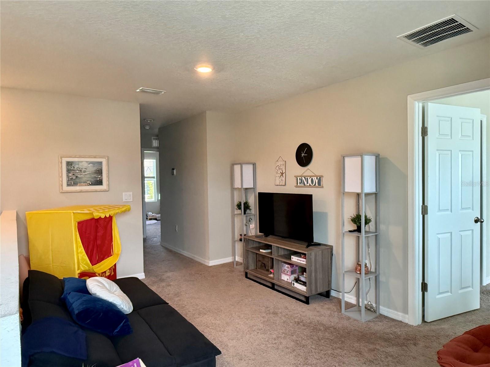 TB8526613 Property Photo 9