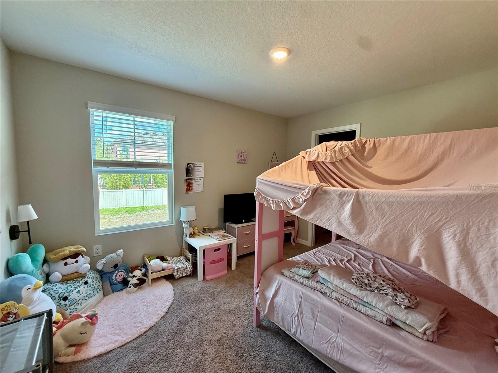 TB8526613 Property Photo 16
