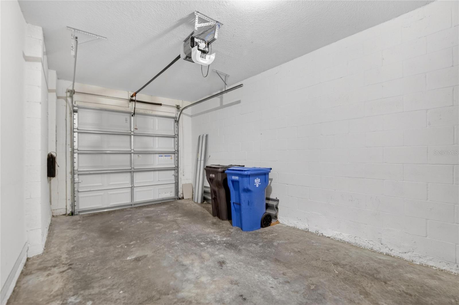 8850 Indigo Trail Loop Property Photo 6