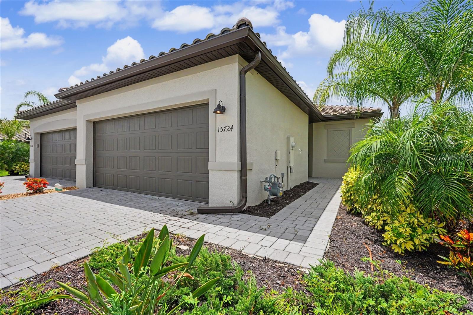 15724 SUNNY DAY DR Property Photo 1