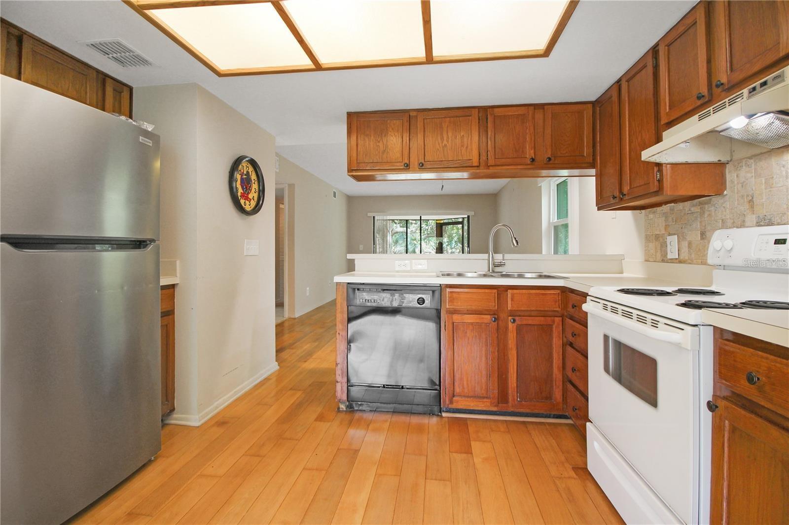 135 Woodlake Wynde #135 Property Photo 7