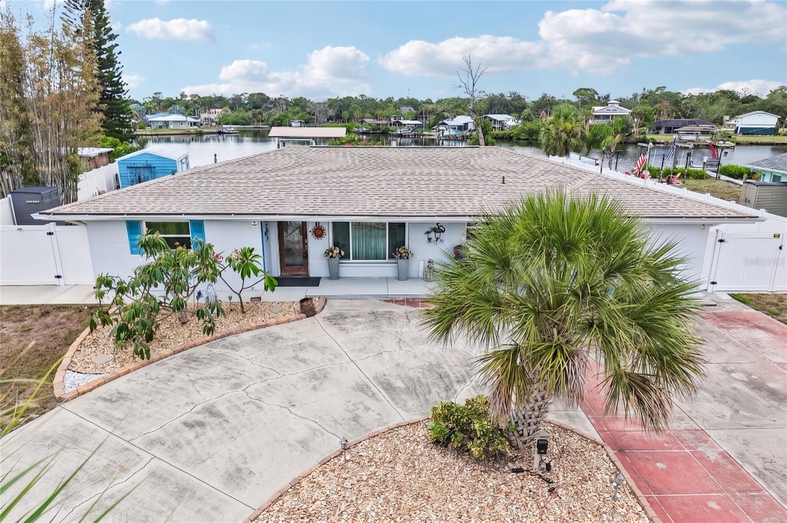 806 Blue Heron Blvd Property Photo 1