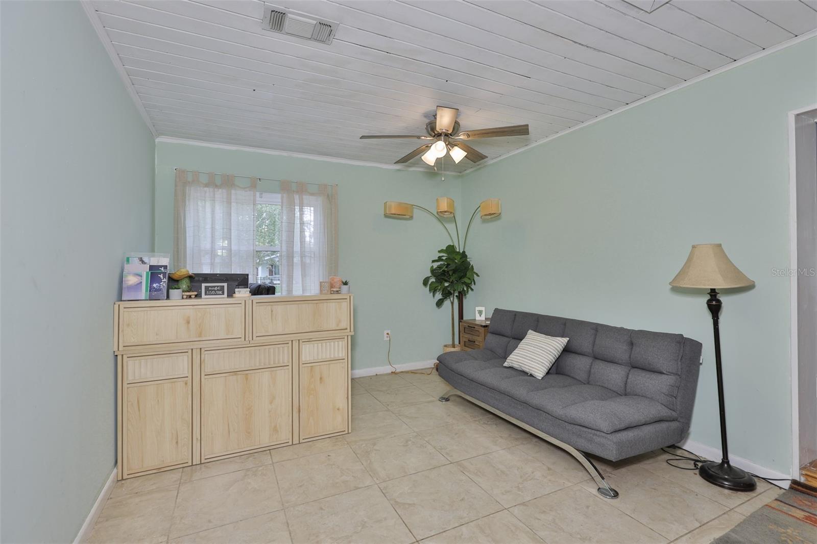 401 Overland Dr Property Photo 15