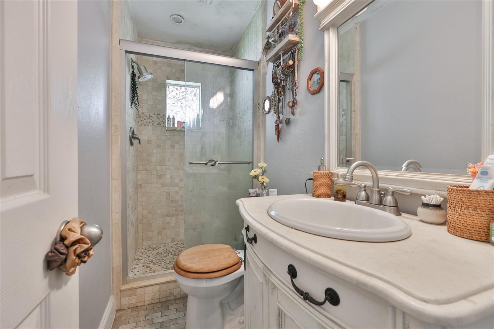 401 Overland Dr Property Photo 17