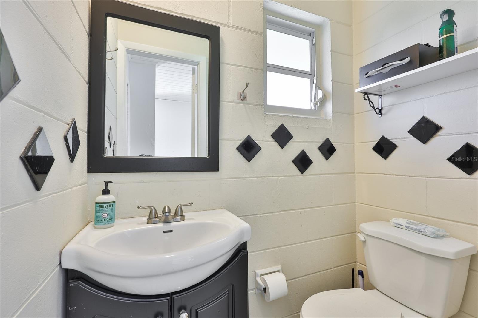 401 Overland Dr Property Photo 27