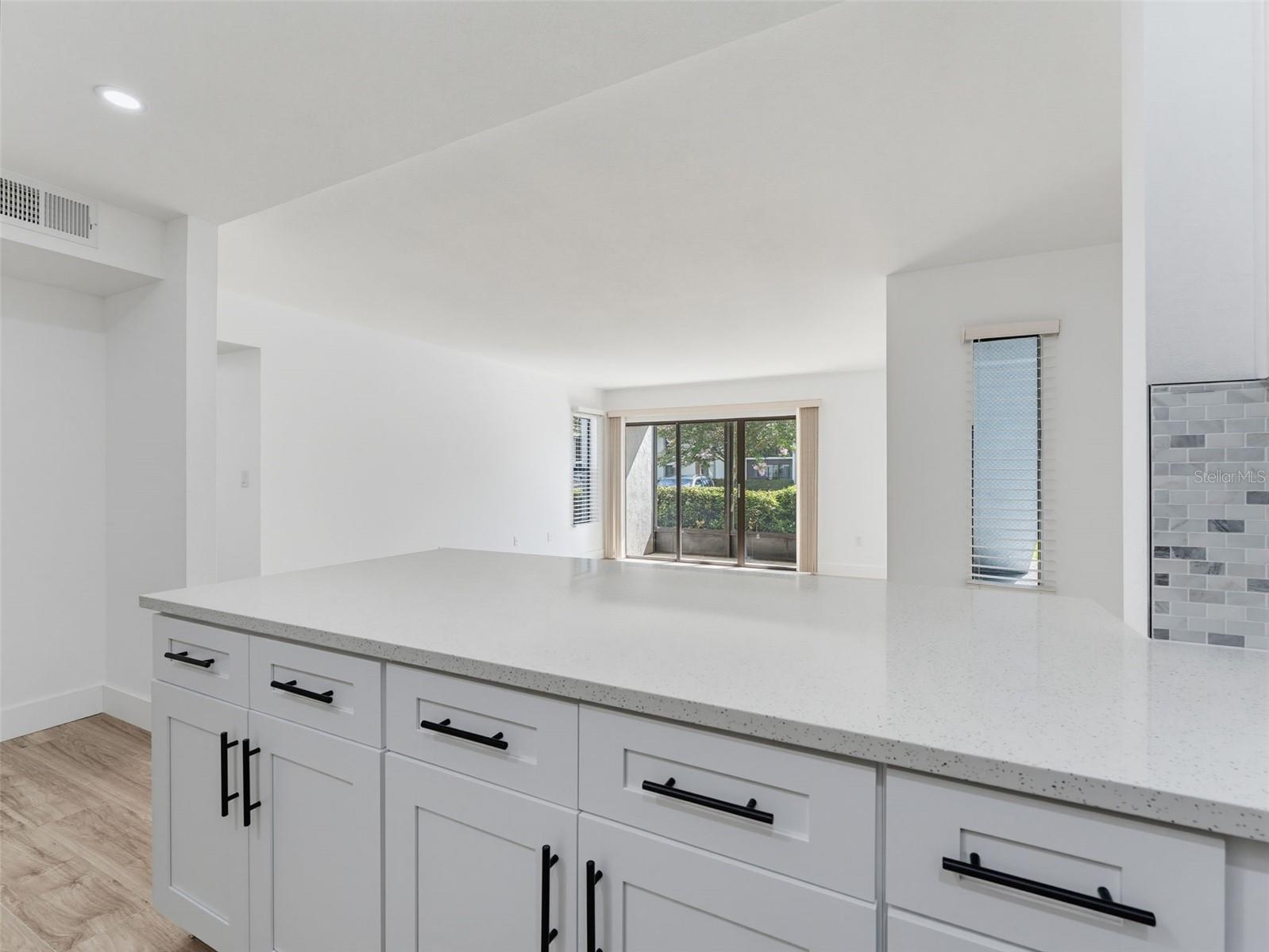 1261 Pine Ridge Cir W #d1 Property Photo 8