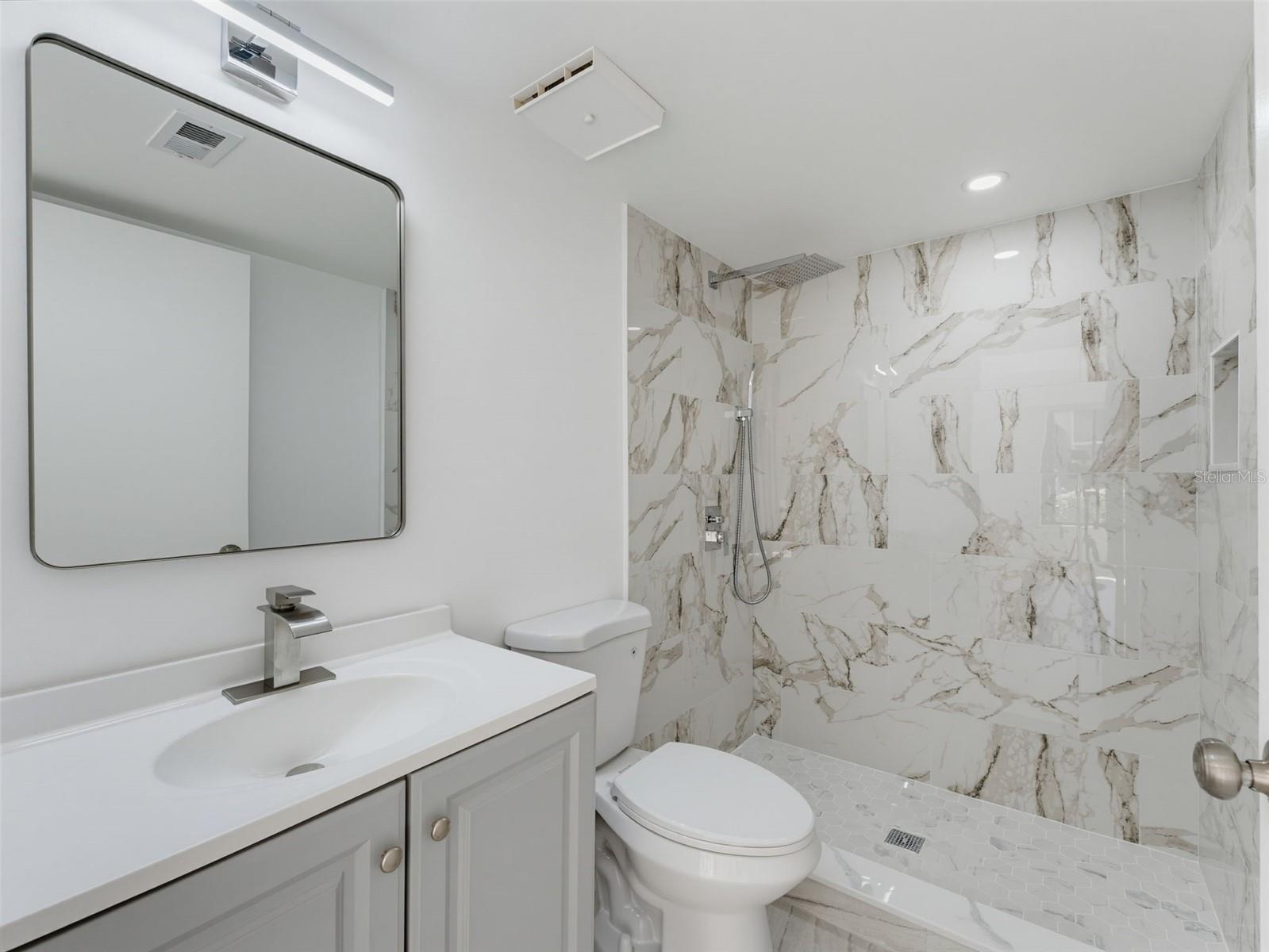 1261 Pine Ridge Cir W #d1 Property Photo 12