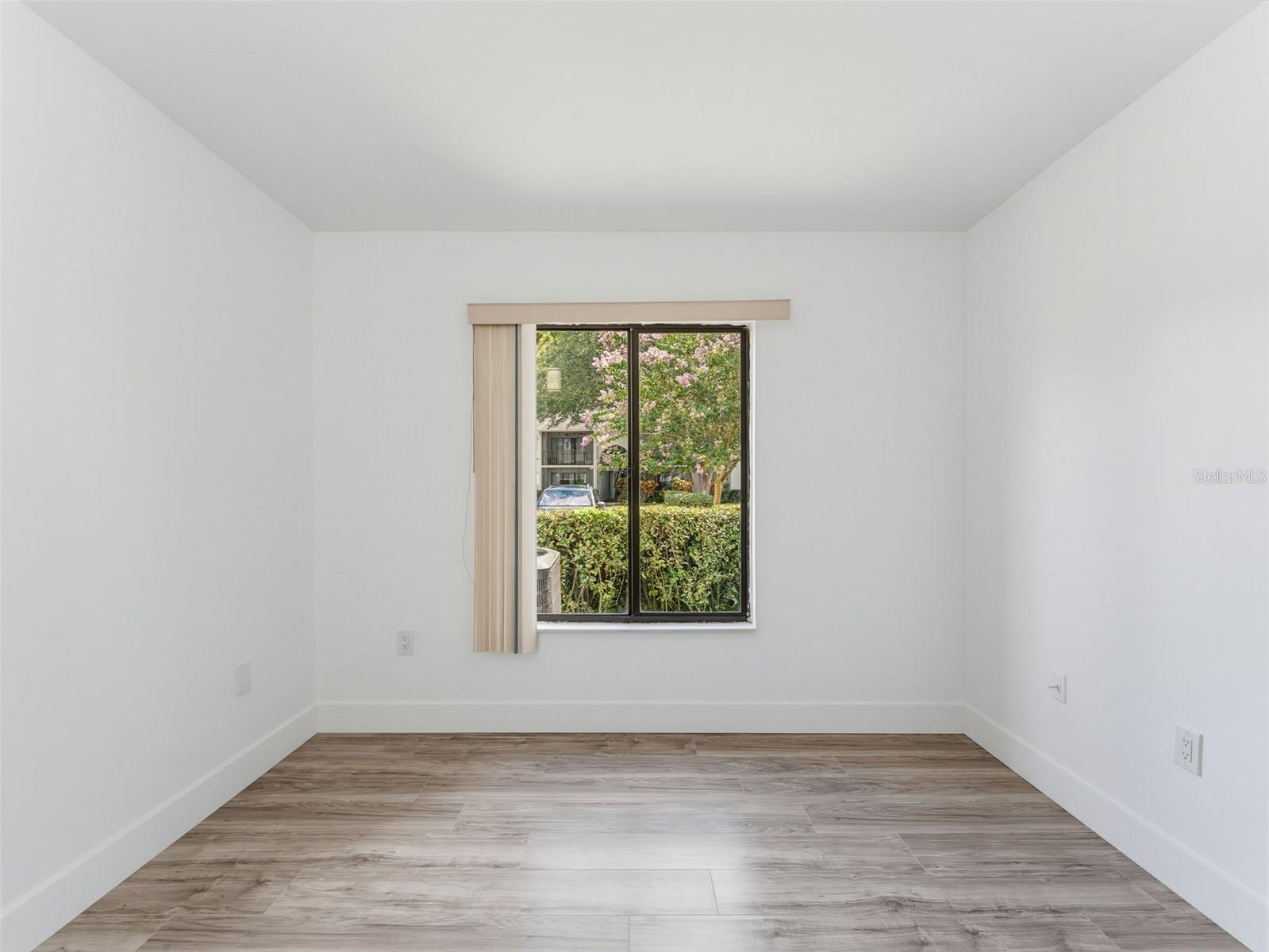 1261 Pine Ridge Cir W #d1 Property Photo 15