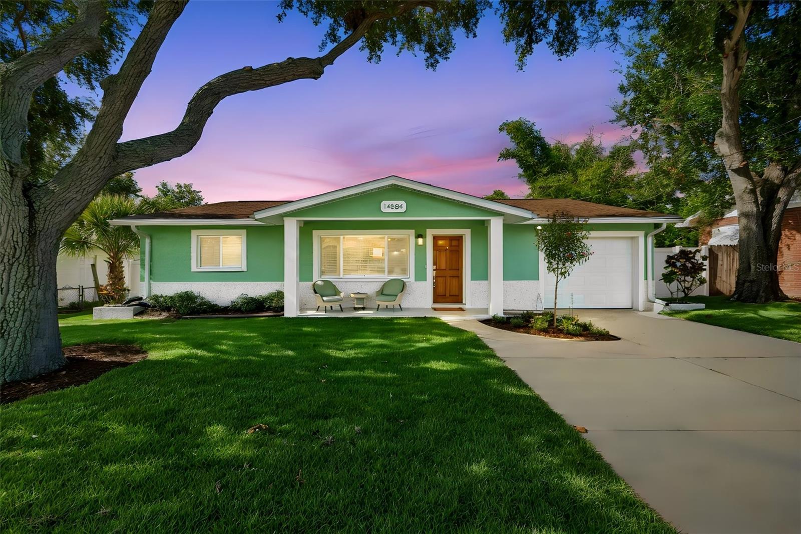 14584 Apache Ave Property Photo 3