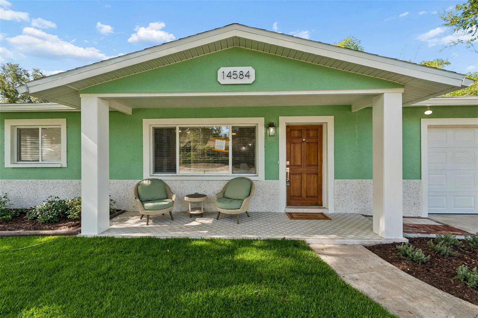 14584 Apache Ave Property Photo 4