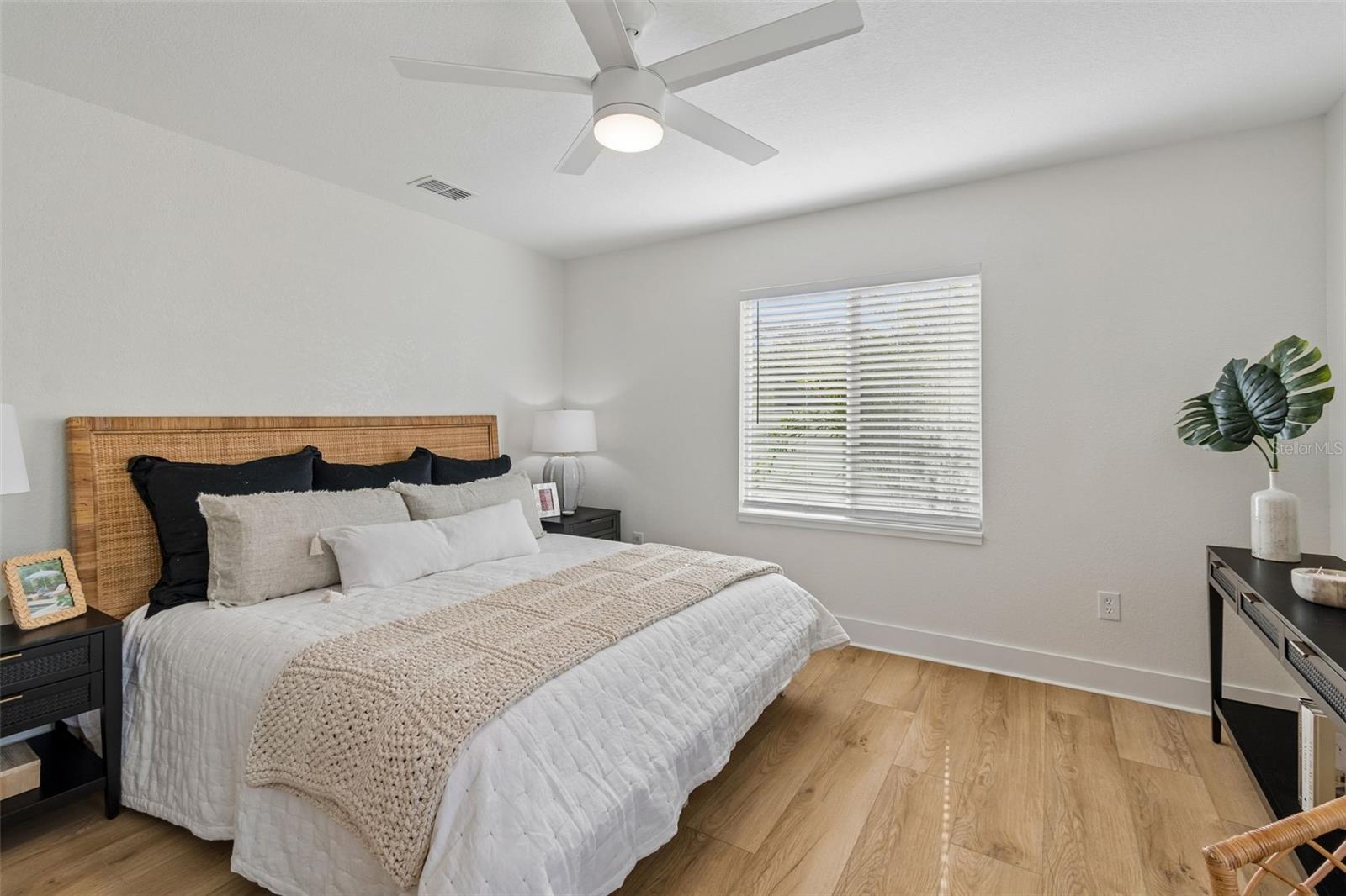 14584 Apache Ave Property Photo 18