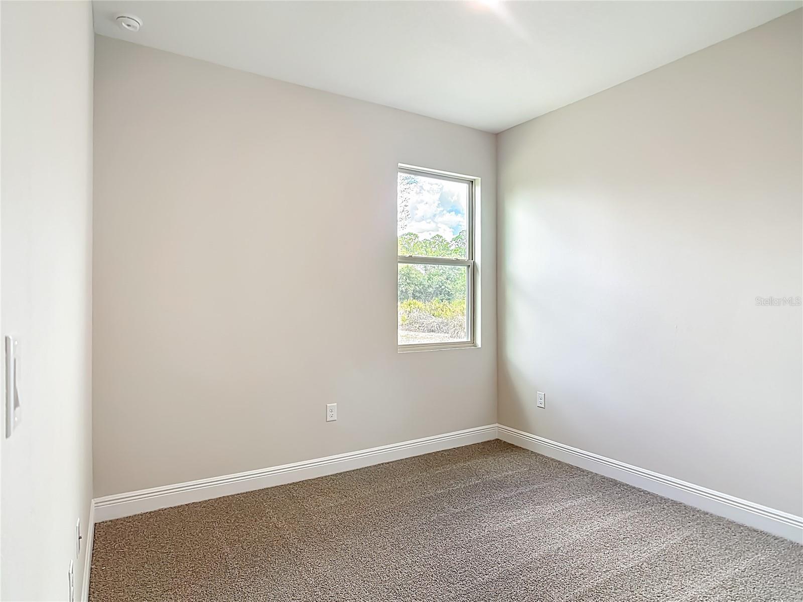 2021 S Chamberlain Blvd Property Photo 17