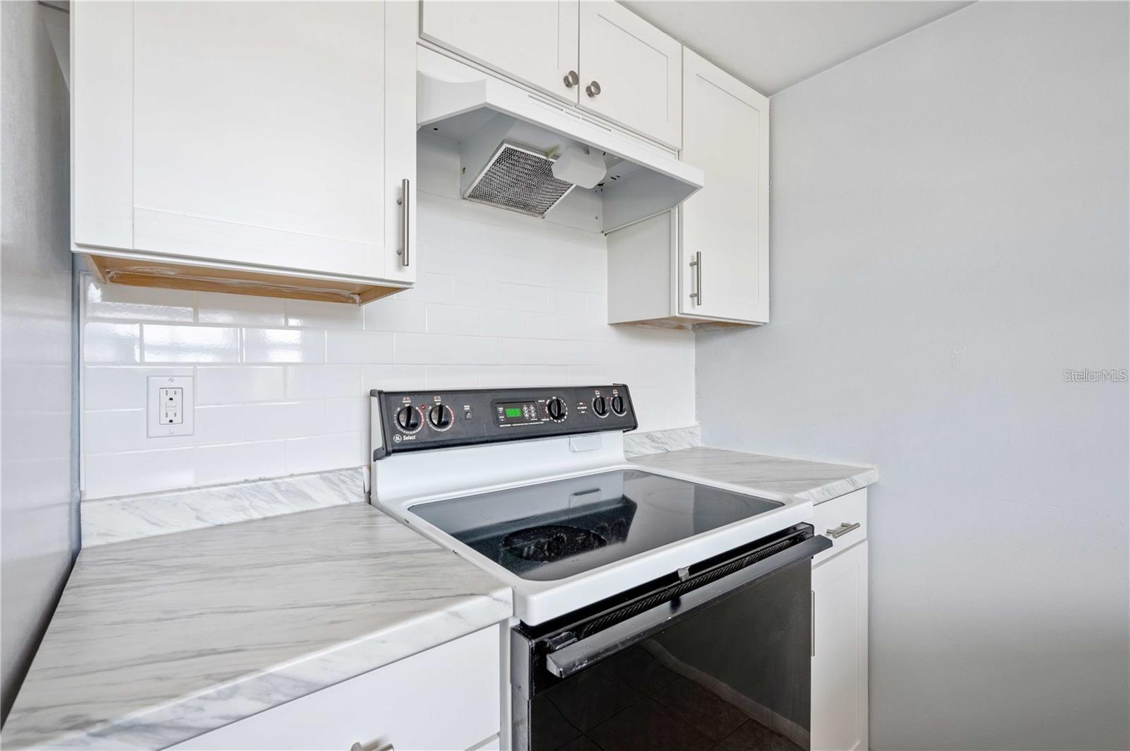 1433 S Belcher Rd #g16 Property Photo 4