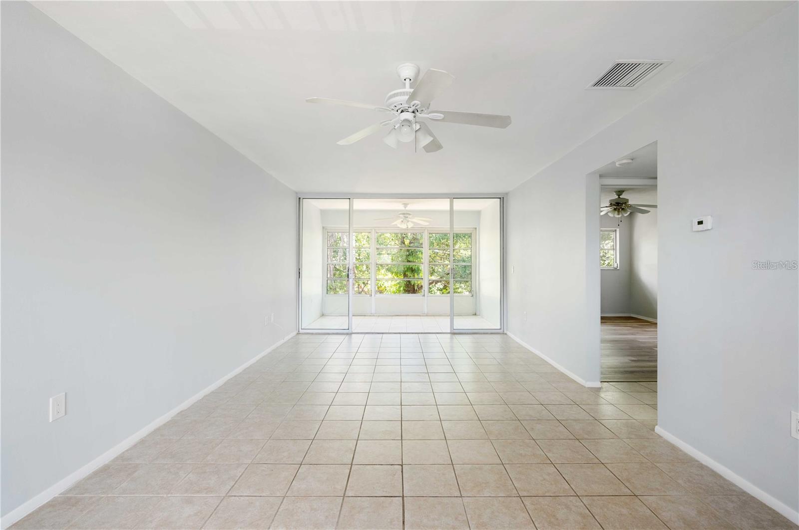 1433 S Belcher Rd #g16 Property Photo 5