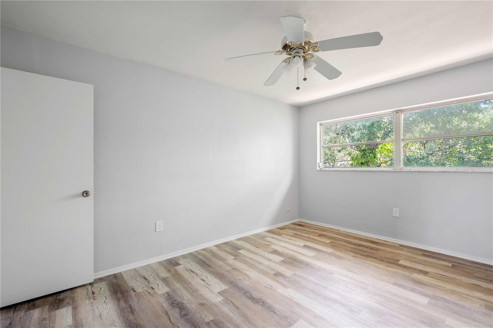 1433 S Belcher Rd #g16 Property Photo 8