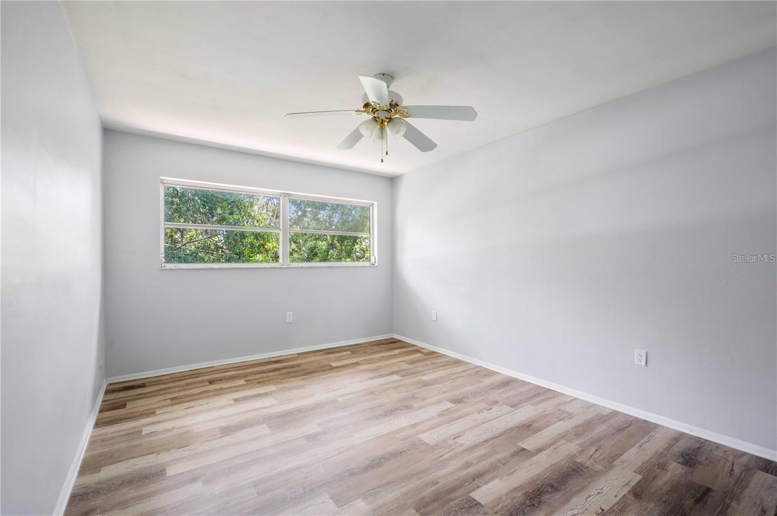 1433 S Belcher Rd #g16 Property Photo 9