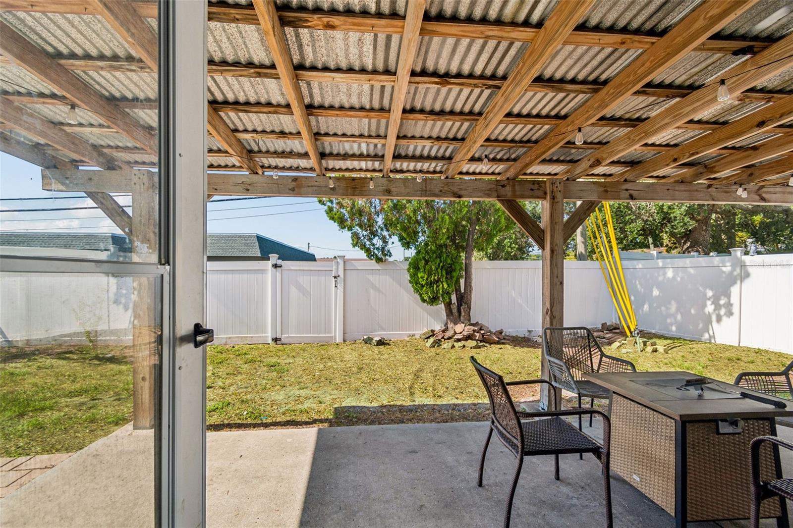 10748 Village Green Ave Property Photo 12