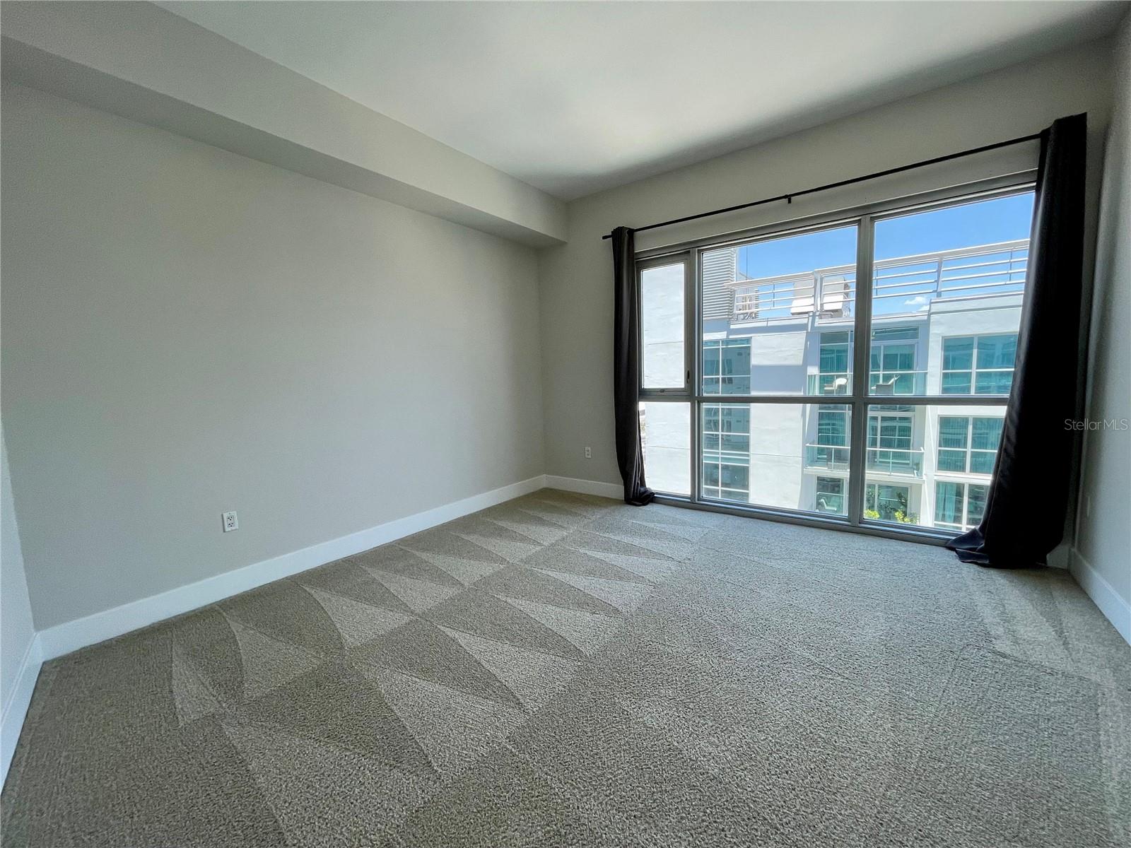 111 N 12th St #1810 Property Photo 16