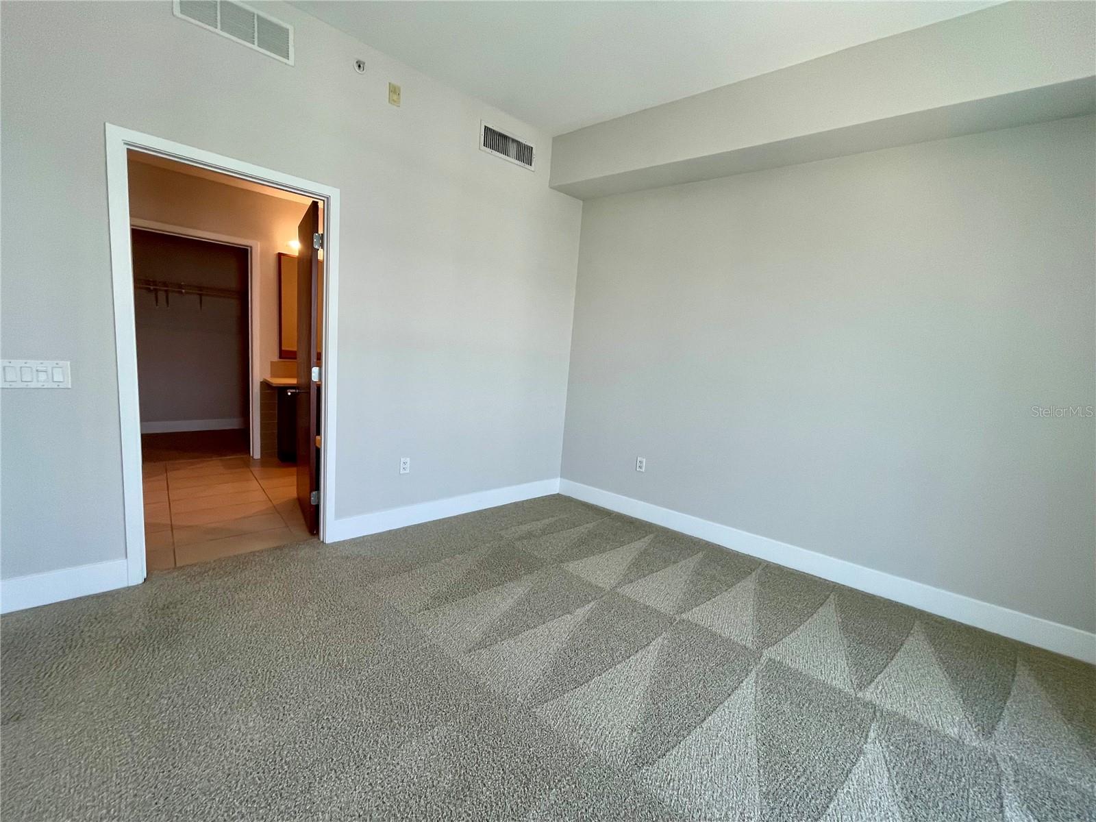 111 N 12th St #1810 Property Photo 17
