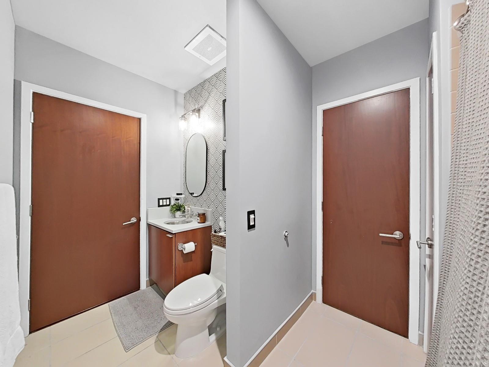111 N 12th St #1810 Property Photo 24
